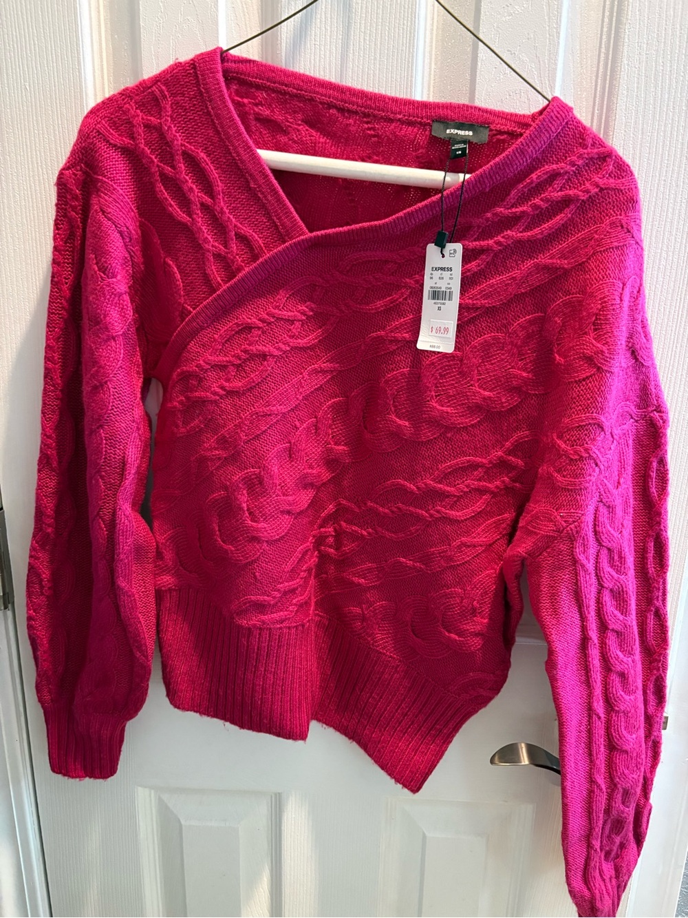 Express Women's Bright Fuchsia Cable Knit V-Neck Sweater